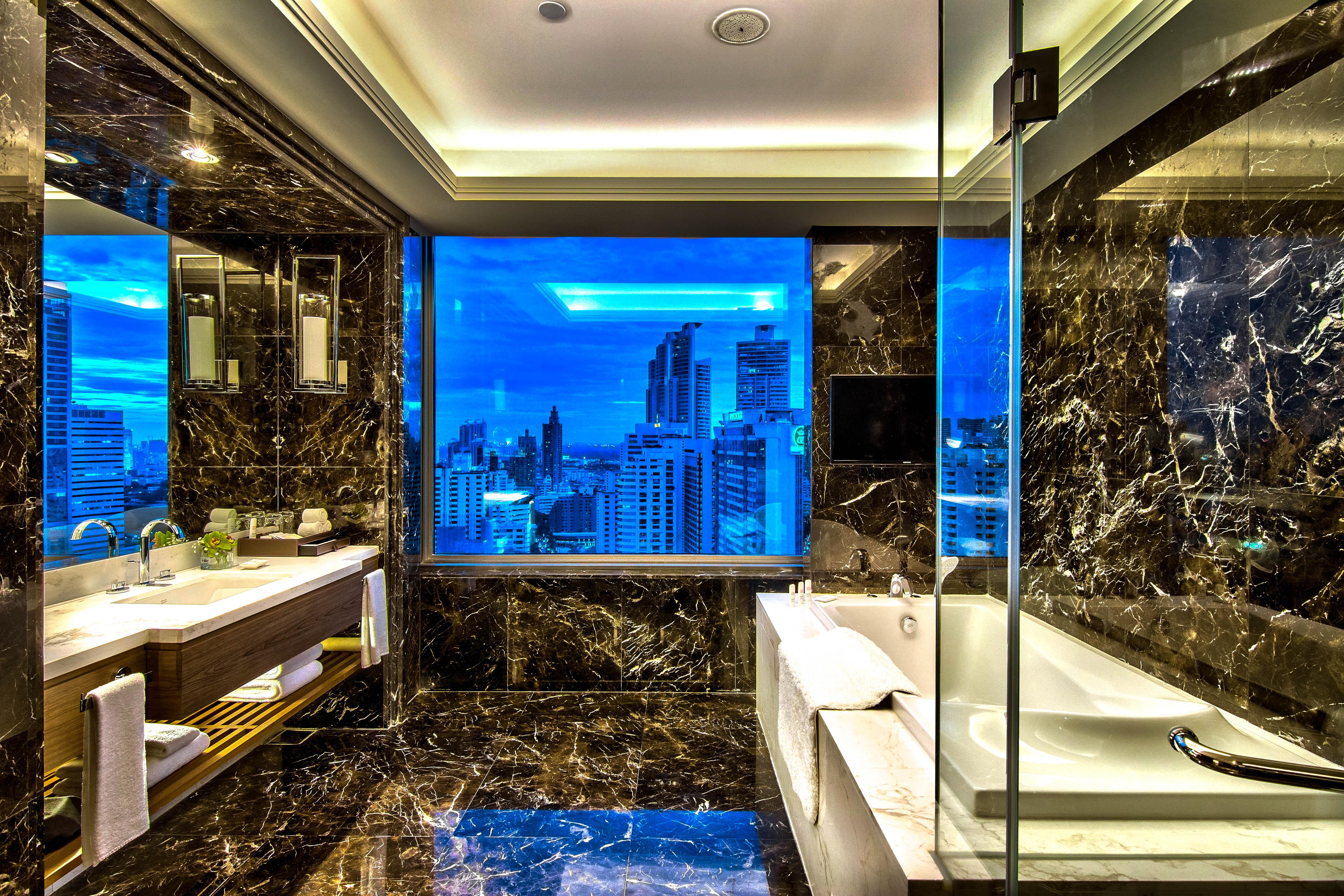 Radisson Blu Plaza 5* בנגקוק