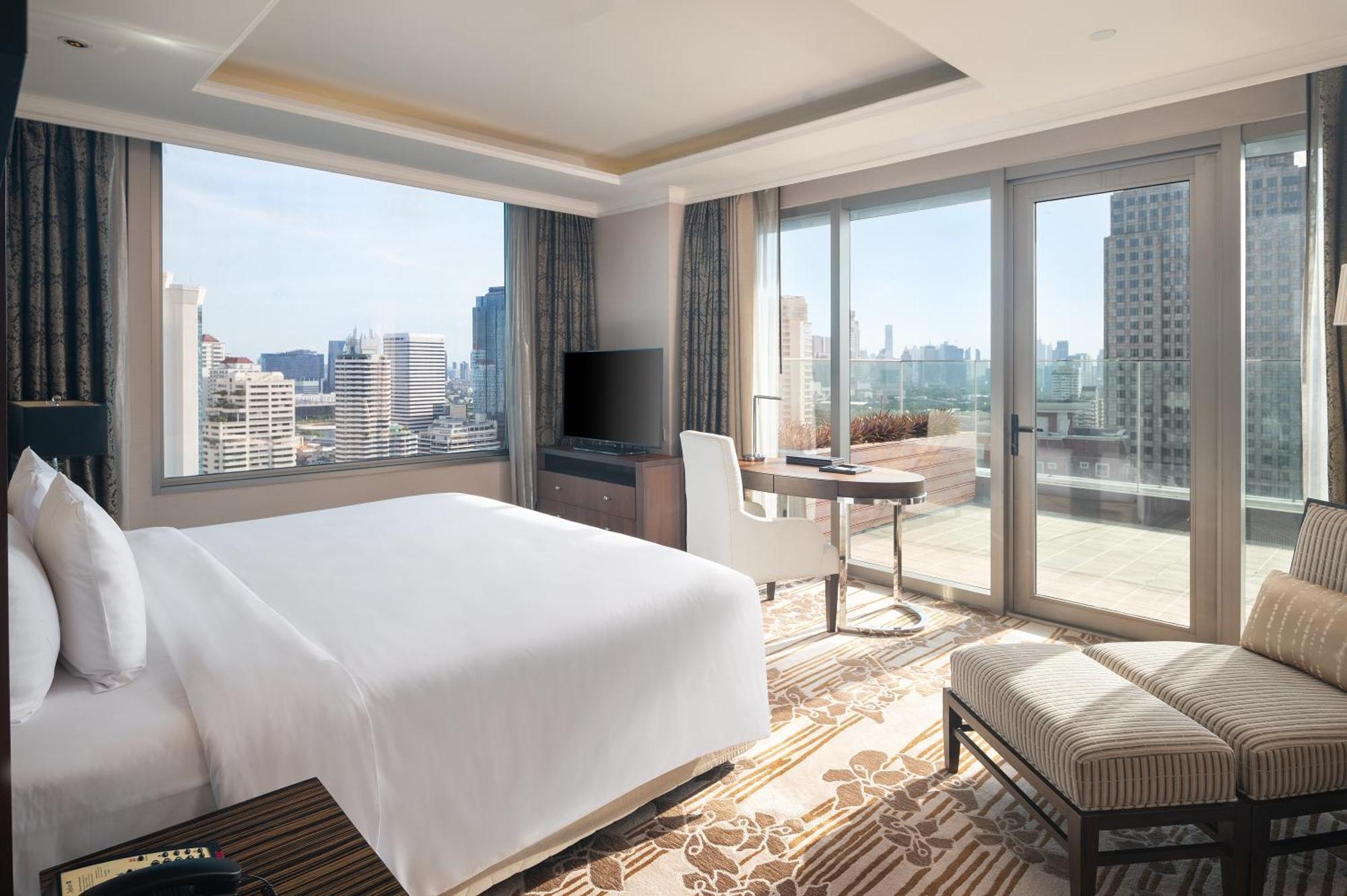מלון Radisson Blu Plaza