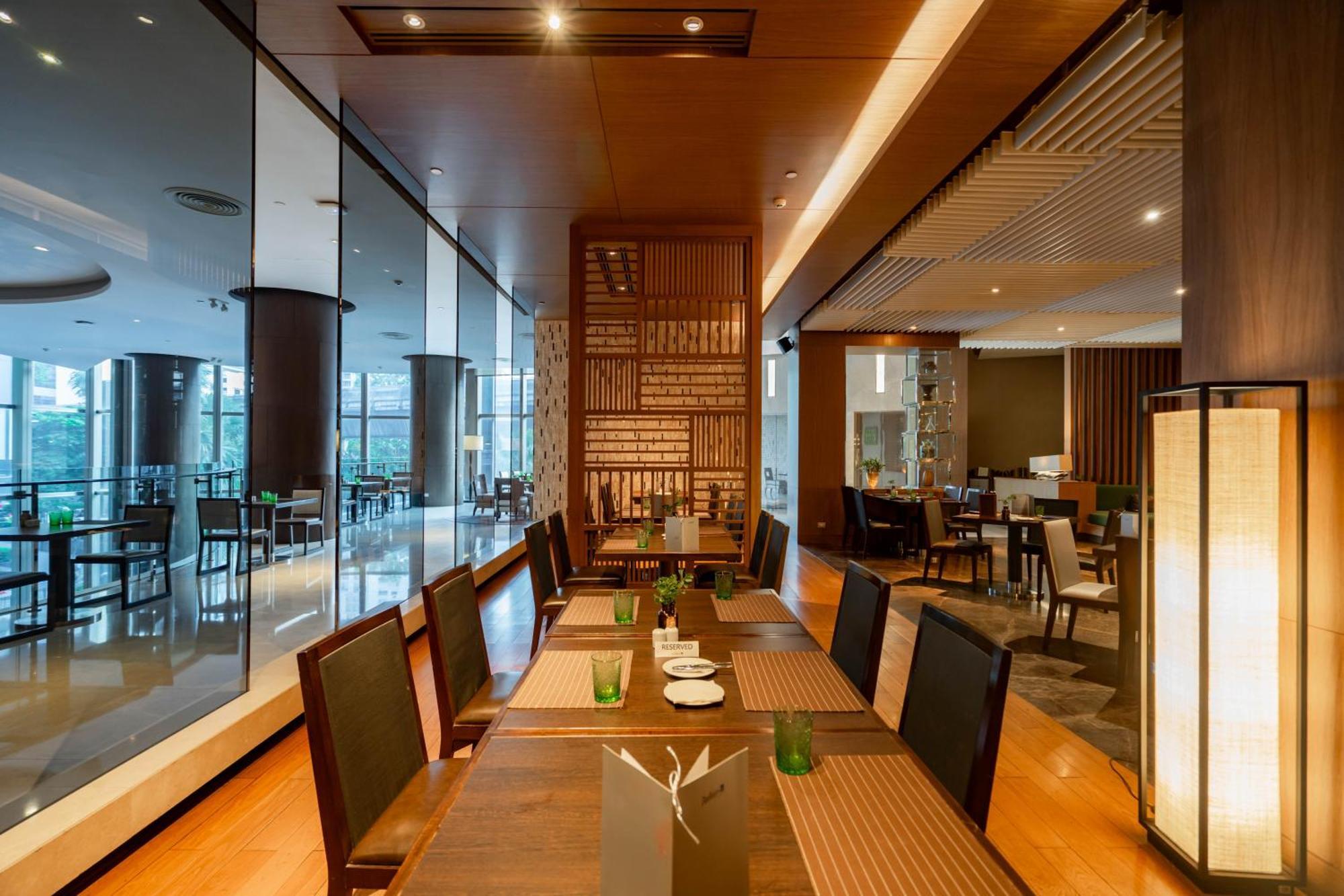 Radisson Blu Plaza 5* בנגקוק