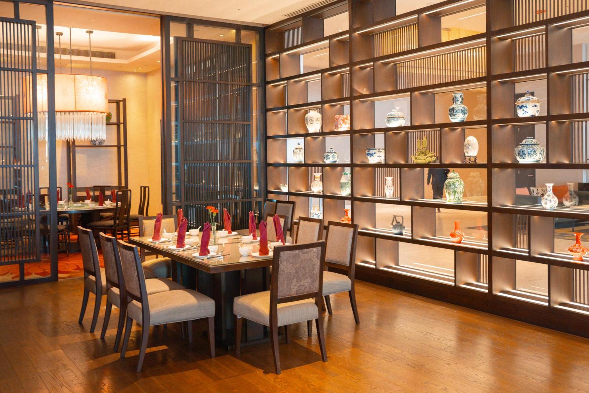 Radisson Blu Plaza מלון 5*