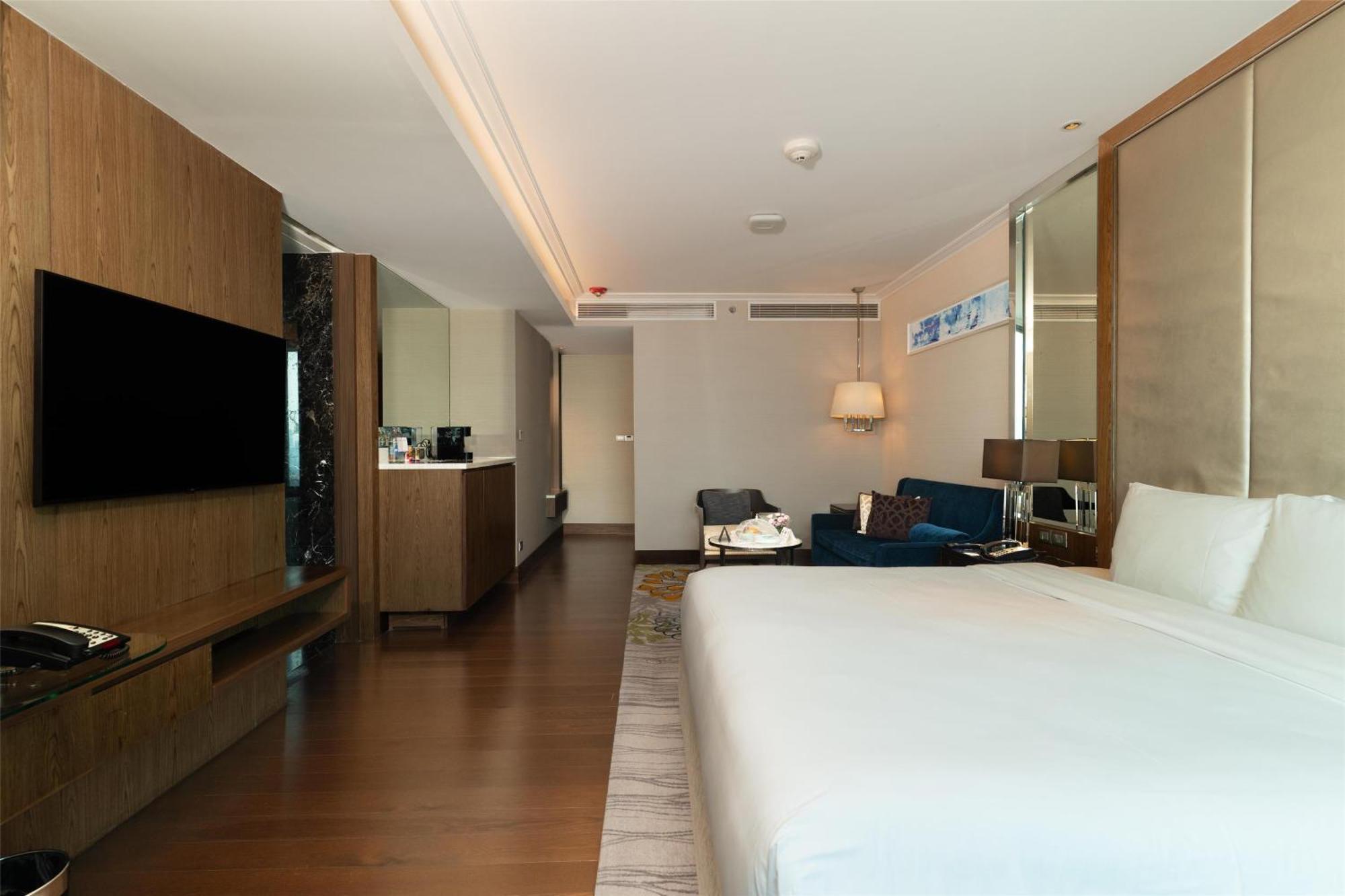 Radisson Blu Plaza Hotel